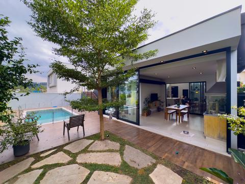 Casa à venda em Santana de Parnaíba, Cidade Tamboré, com 3 suítes, com 278 m², Itahyê