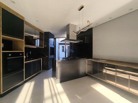 Sobrado à venda em Barueri, Jardim Regina Alice, com 2 quartos, com 126 m²